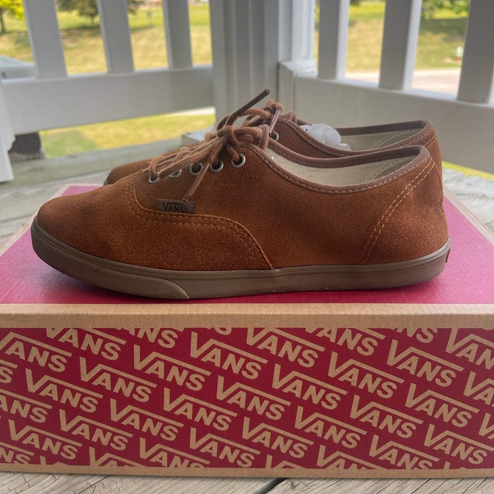 Vans Authentic Lo Pro suede